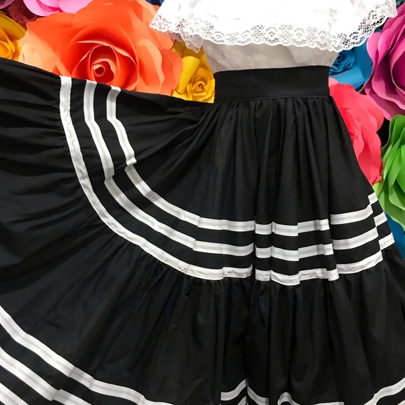 Mexican Ejutla Oaxaca girls black with line white - Picture 3 of 4